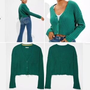 American Eagle Small oversize crop button V-Neck green preppy Sweater Cardigan